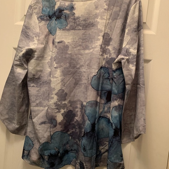 Silky Woman’s Top Plus Size XXL |Torrid - Picture 2 of 3